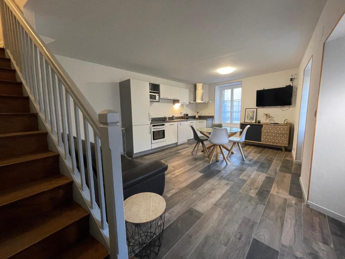 Gite Le Layris Apartment กอมปอง ภายนอก รูปภาพ